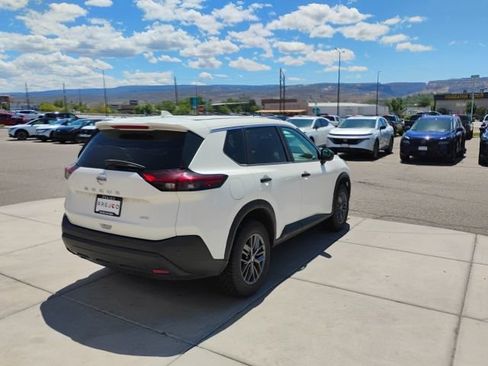 Used 2021 Nissan Rogue S AWD/4WD image 5