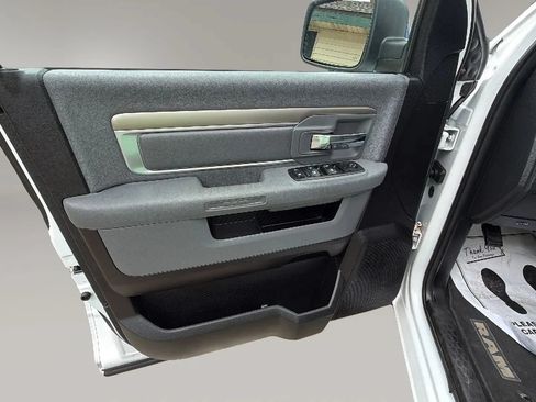 Used 2013 RAM 1500 Classic SLT w/ Premium Display Pkg RWD image 15