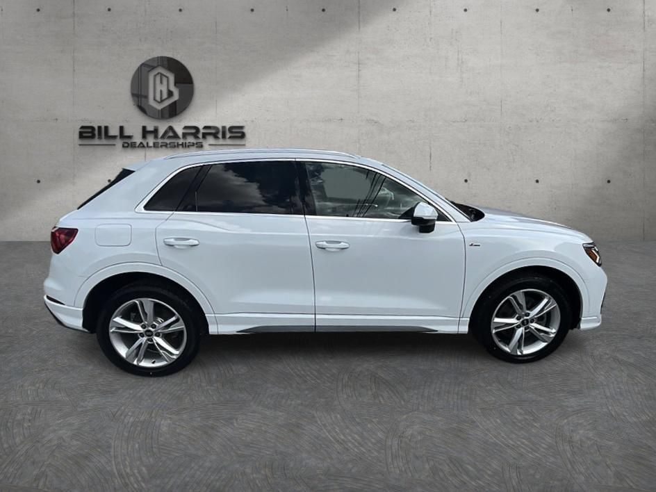 Used 2022 Audi Q3 2.0T Premium Plus w/ Premium Plus Package AWD/4WD image 5