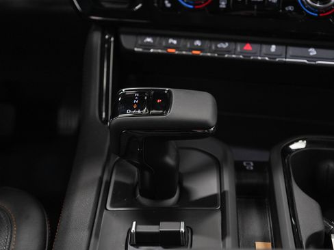 Used 2024 GMC Sierra 1500 AT4 w/ Technology Package AWD/4WD image 19