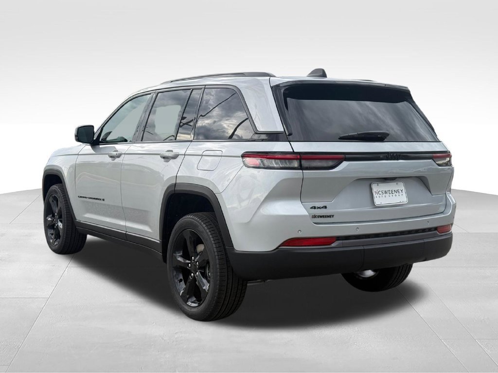 New 2026 Jeep Grand Cherokee Limited w/ Limited Altitude Package AWD/4WD image 3