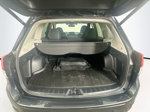 Used 2019 Subaru Forester Premium AWD/4WD image 29