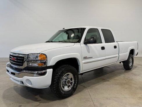 Used 2005 GMC Sierra 2500 SLE w/ Heavy-Duty Power Package AWD/4WD image 1