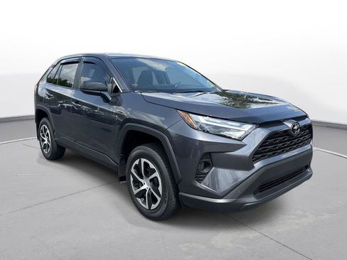 Used 2025 Toyota RAV4 LE FWD image 4