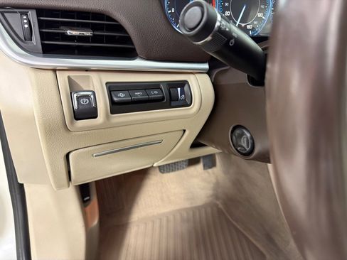 Used 2013 Cadillac XTS Premium FWD image 12