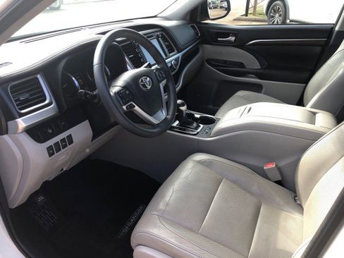 Used 2016 Toyota Highlander Limited image 9