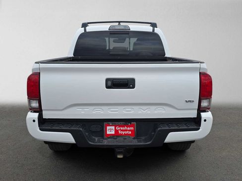 Used 2019 Toyota Tacoma TRD Off-Road AWD/4WD image 4