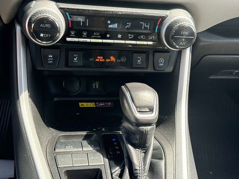 Used 2023 Toyota RAV4 XLE Premium image 22