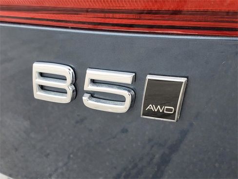 Used 2023 Volvo XC60 B5 Core w/ Climate Package image 8