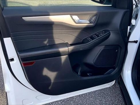 Used 2022 Ford Escape SEL image 21