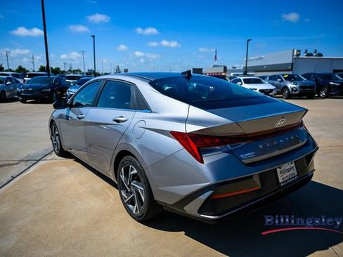Used 2024 Hyundai Elantra Limited FWD image 3