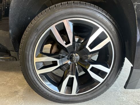 Used 2018 Chevrolet Tahoe Premier AWD/4WD image 42