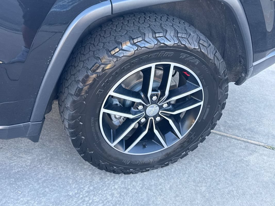 Used 2018 Jeep Grand Cherokee Trailhawk w/ Trailhawk Luxury Group AWD/4WD image 13