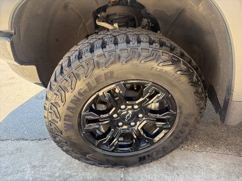 Used 2023 Chevrolet Silverado 1500 ZR2 w/ Technology Package image 28