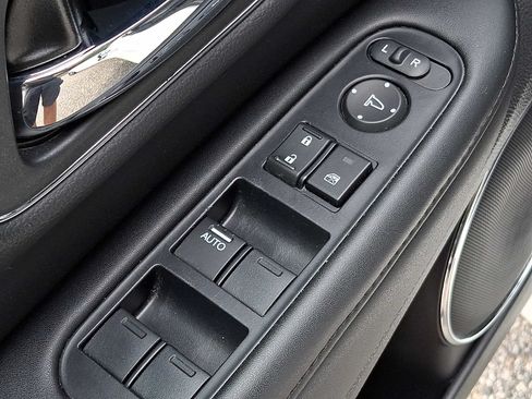 Used 2019 Honda HR-V Touring image 24