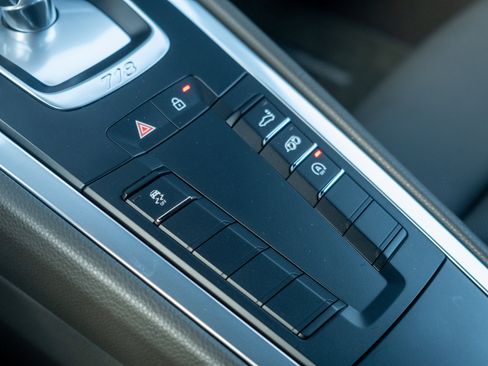 Certified 2021 Porsche 718 Cayman S image 30