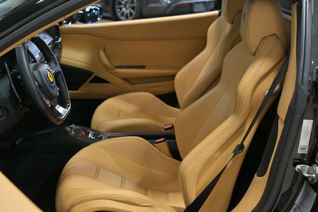 Used 2013 Ferrari 458 Spider RWD image 38