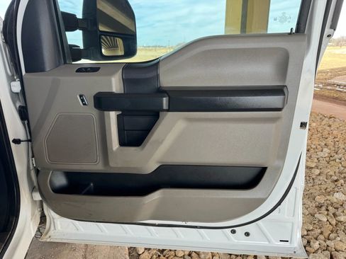 Used 2022 Ford F350 XL w/ Power Equipment Group image 23