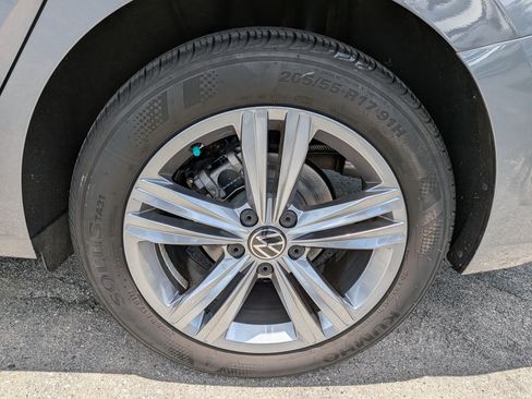 Used 2024 Volkswagen Jetta SE FWD image 12