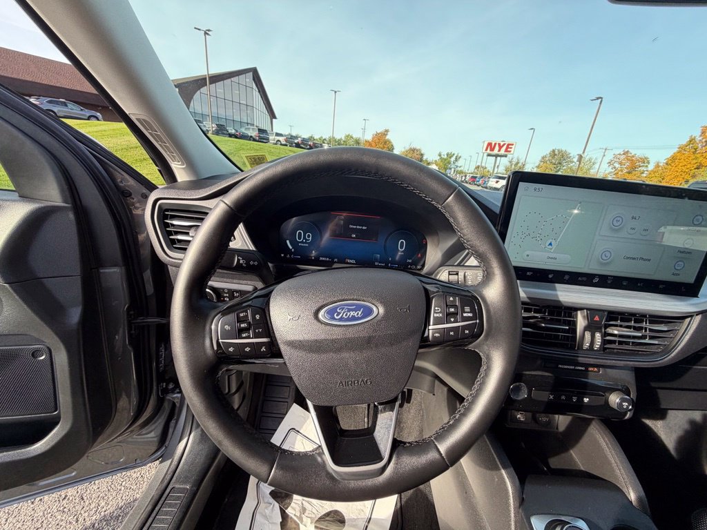Certified 2025 Ford Escape Platinum AWD/4WD image 24