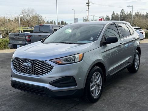 Used 2024 Ford Edge SE image 4