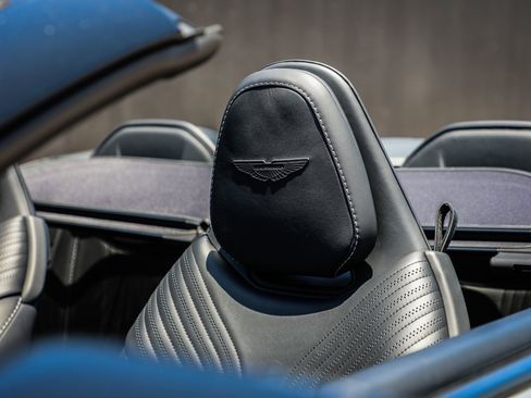 Used 2022 Aston Martin DB11 Coupe RWD image 28