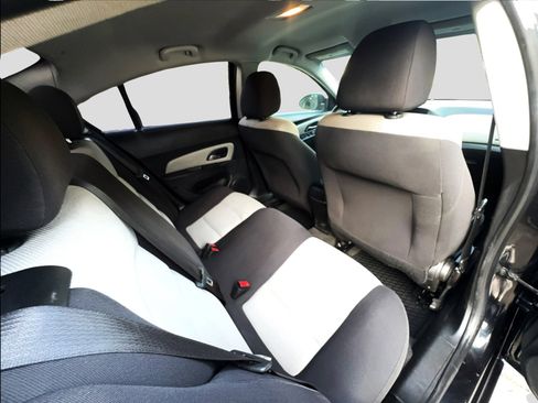 Used 2015 Chevrolet Cruze LS FWD image 28