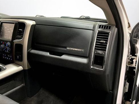 Used 2017 RAM 1500 Laramie image 25