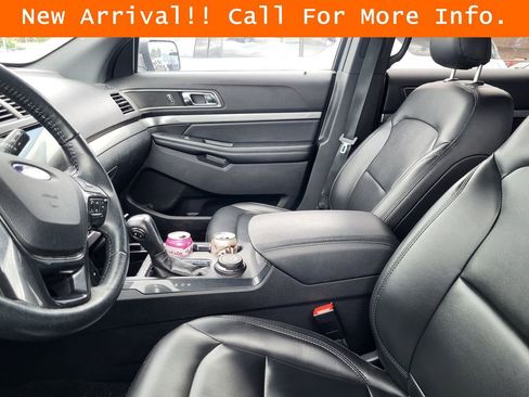 Used 2019 Ford Explorer XLT w/ Equipment Group 202A AWD/4WD image 10