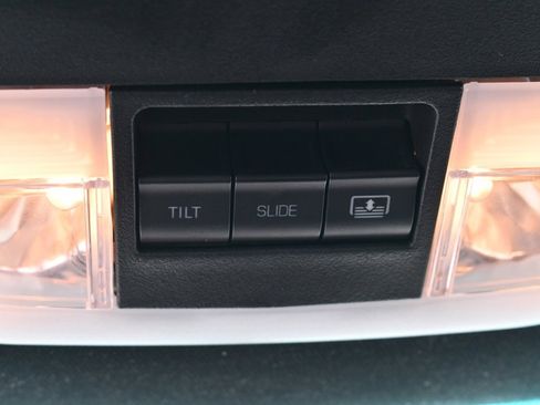 Used 2016 Ford Explorer Sport image 36