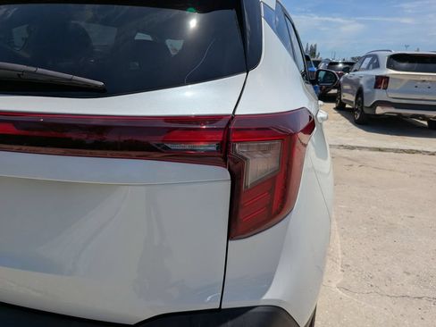 Certified 2025 Kia Seltos EX FWD image 11