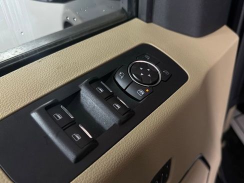 Used 2015 Ford F150 Lariat image 25