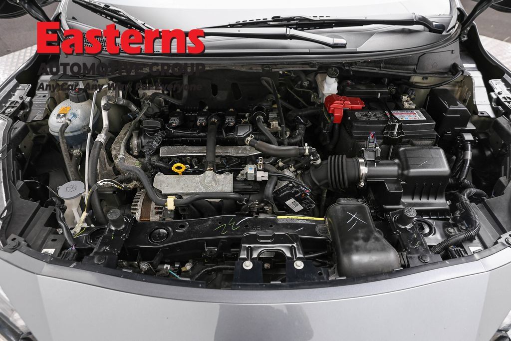 Used 2024 Nissan Versa SR FWD image 9