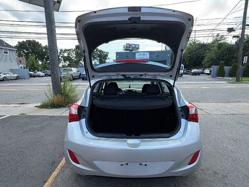 Used 2017 Hyundai Elantra GT FWD image 27
