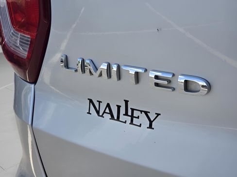 Used 2018 Ford Explorer Limited FWD image 31