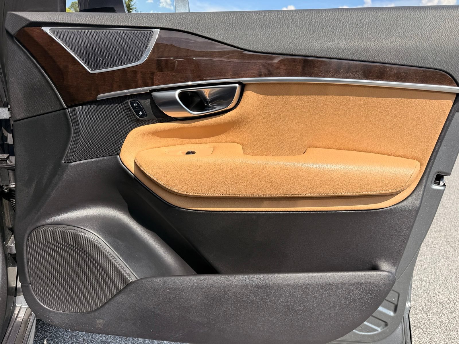 Used 2019 Volvo XC90 T6 Momentum w/ Advanced Package AWD/4WD image 44