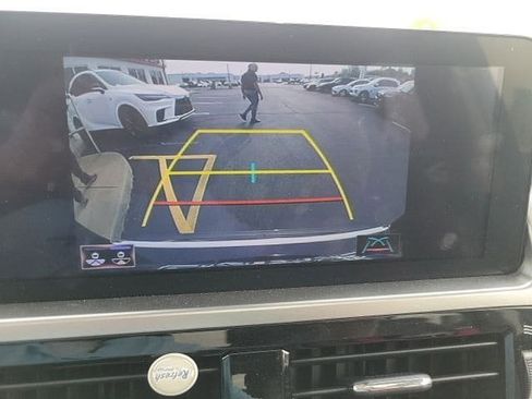 Used 2023 Lexus GX 460 Premium image 24