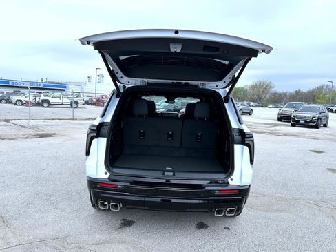 New 2026 Chevrolet Traverse High Country AWD/4WD image 23