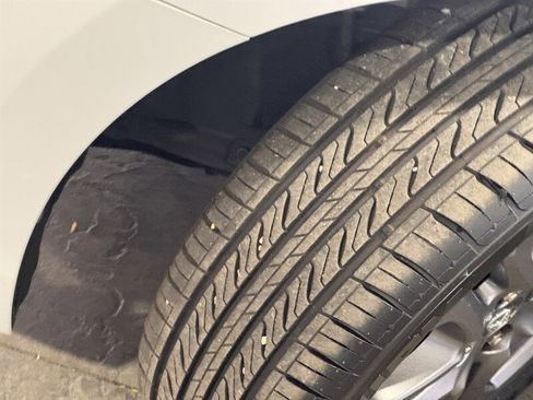 Used 2019 Toyota Yaris LE image 12