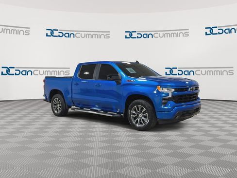 Used 2022 Chevrolet Silverado 1500 RST image 2