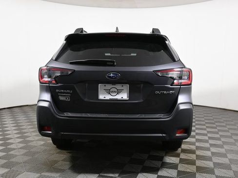 Used 2025 Subaru Outback Premium AWD/4WD image 10