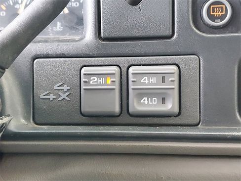 Used 1997 Chevrolet Suburban 4WD w/ Preferred Equipment Group 2 image 19