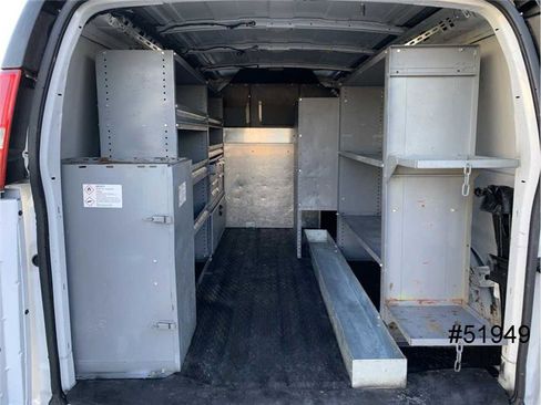 Used 2018 Chevrolet Express 2500 w/ Driver Convenience Package image 11