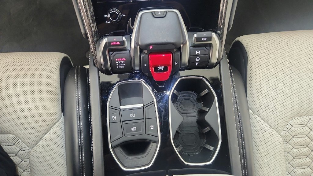 Used 2019 Lamborghini Urus AWD/4WD image 30