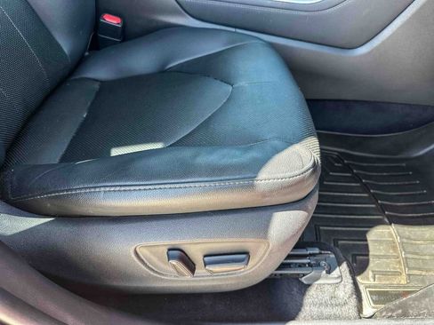 Used 2020 Toyota Highlander Limited image 26