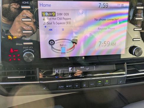 Used 2021 Toyota Sienna XLE image 13