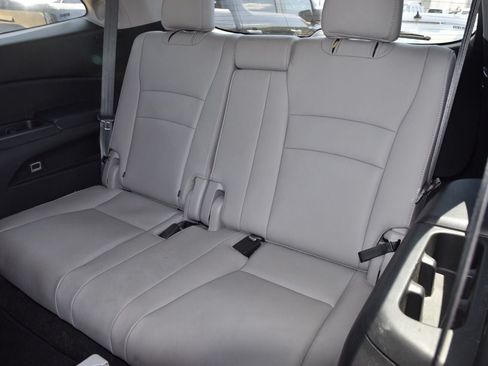 Used 2019 Honda Pilot Elite image 11