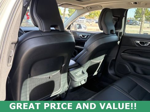 Used 2021 Volvo S60 T5 Momentum w/ Climate Package image 32
