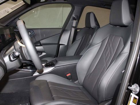 Certified 2025 BMW X3 xDrive30i w/ Convenience Package image 14