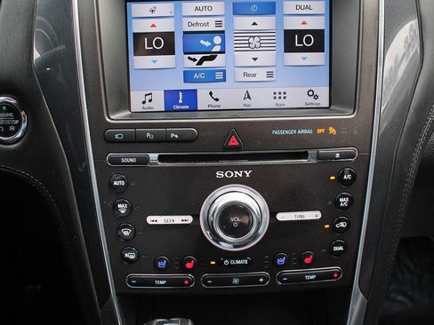 Used 2018 Ford Explorer Platinum AWD/4WD image 35